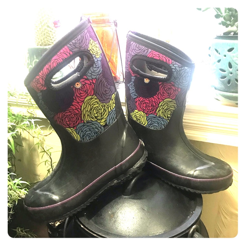 Youth Bogs Boots Size 2